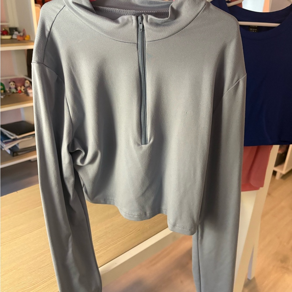 SHEIN Gray Zip-Up Cropped Hoodie